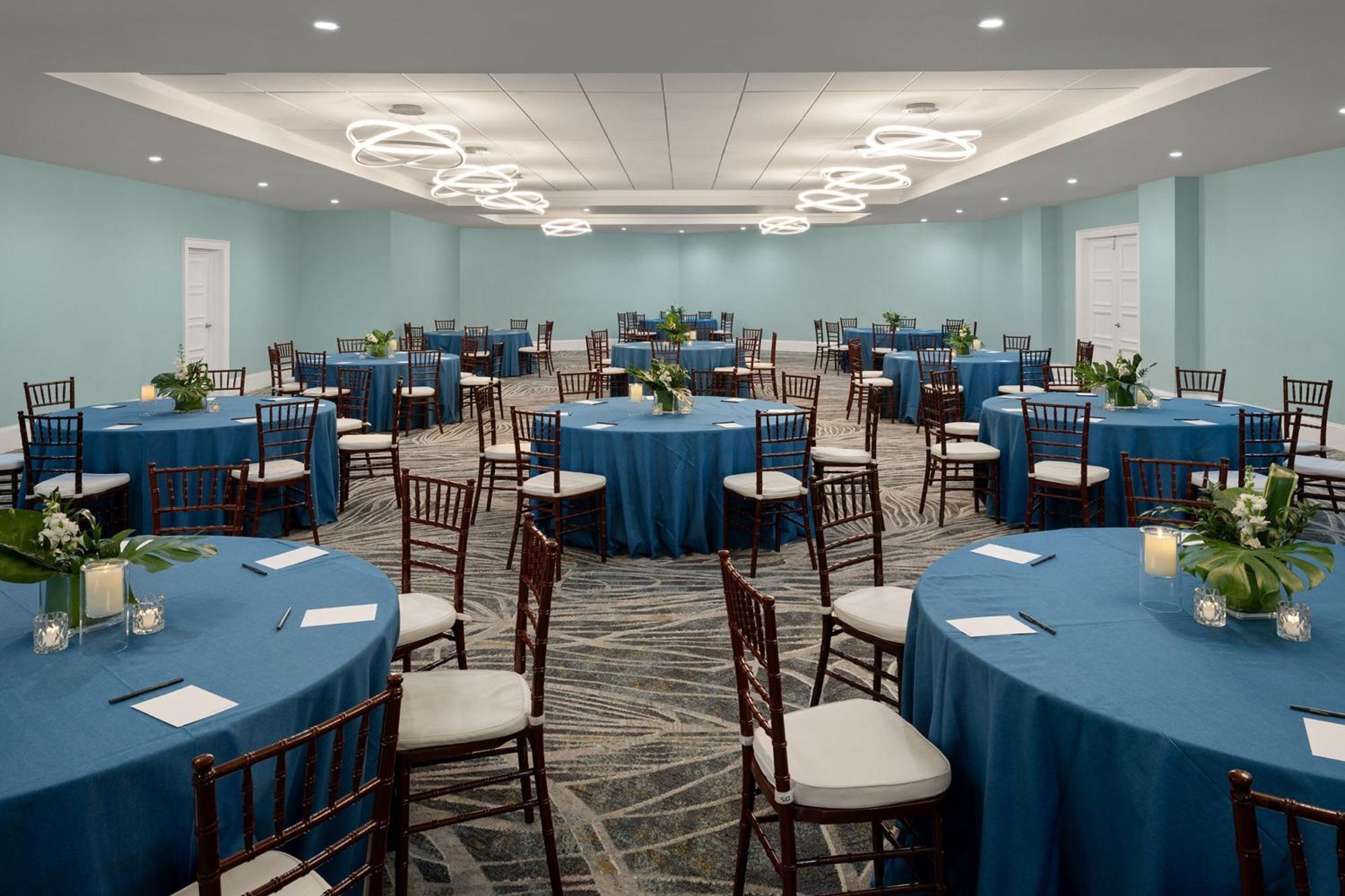 Courtyard By Marriott Nassau Downtown/Junkanoo Beach Dış mekan fotoğraf