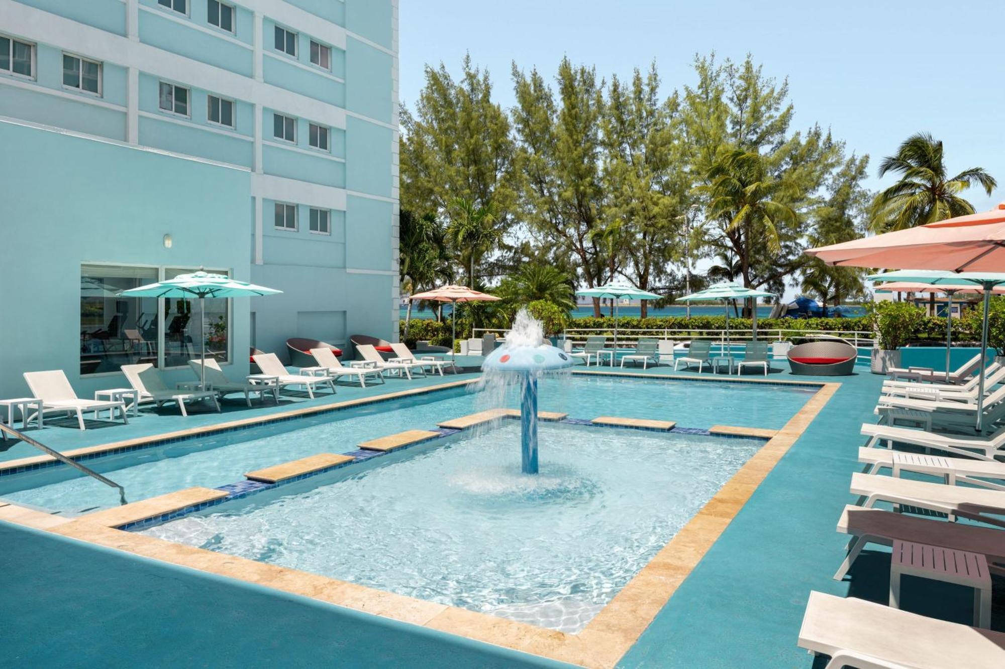 Courtyard By Marriott Nassau Downtown/Junkanoo Beach Dış mekan fotoğraf