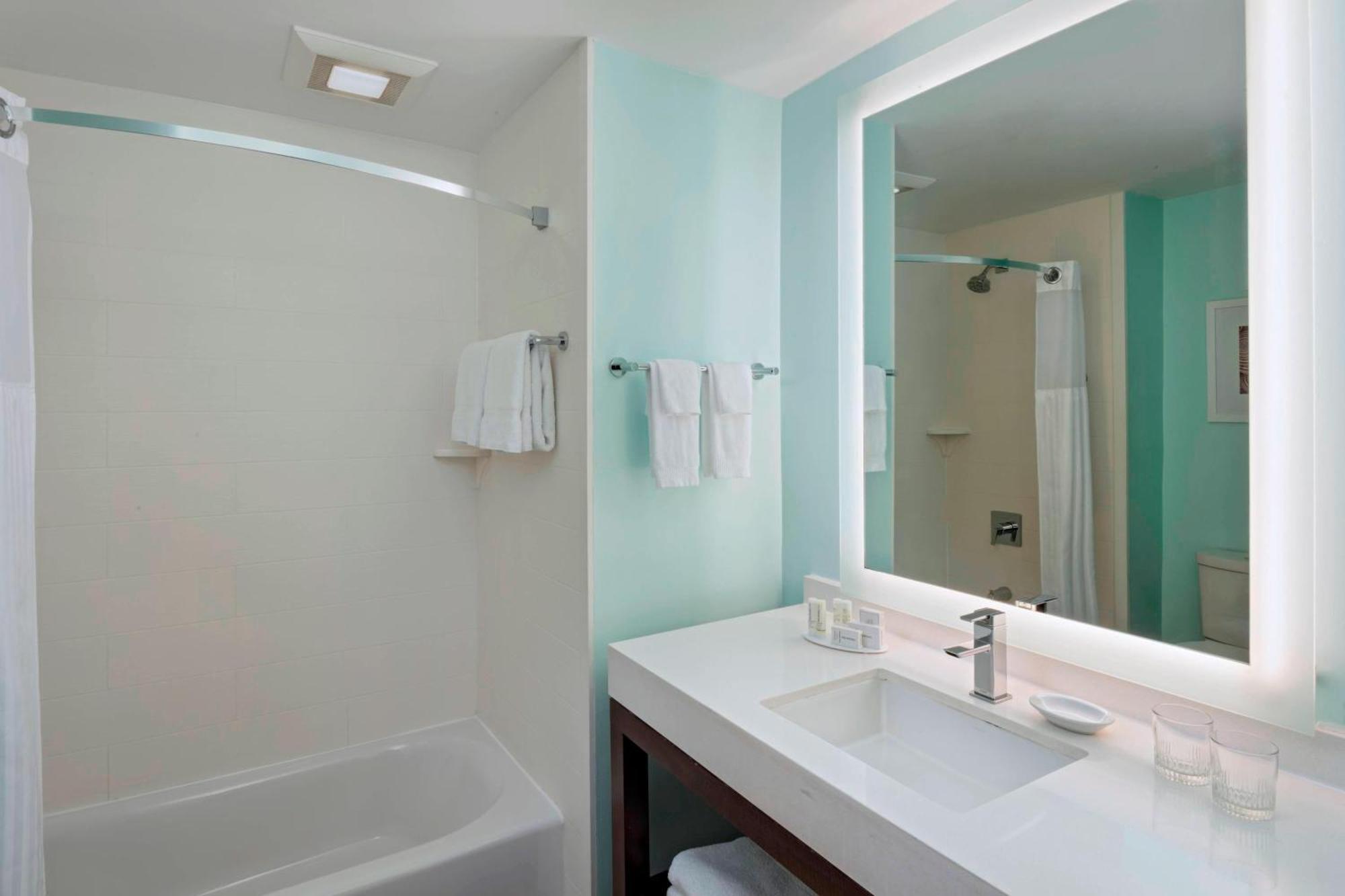 Courtyard By Marriott Nassau Downtown/Junkanoo Beach Dış mekan fotoğraf
