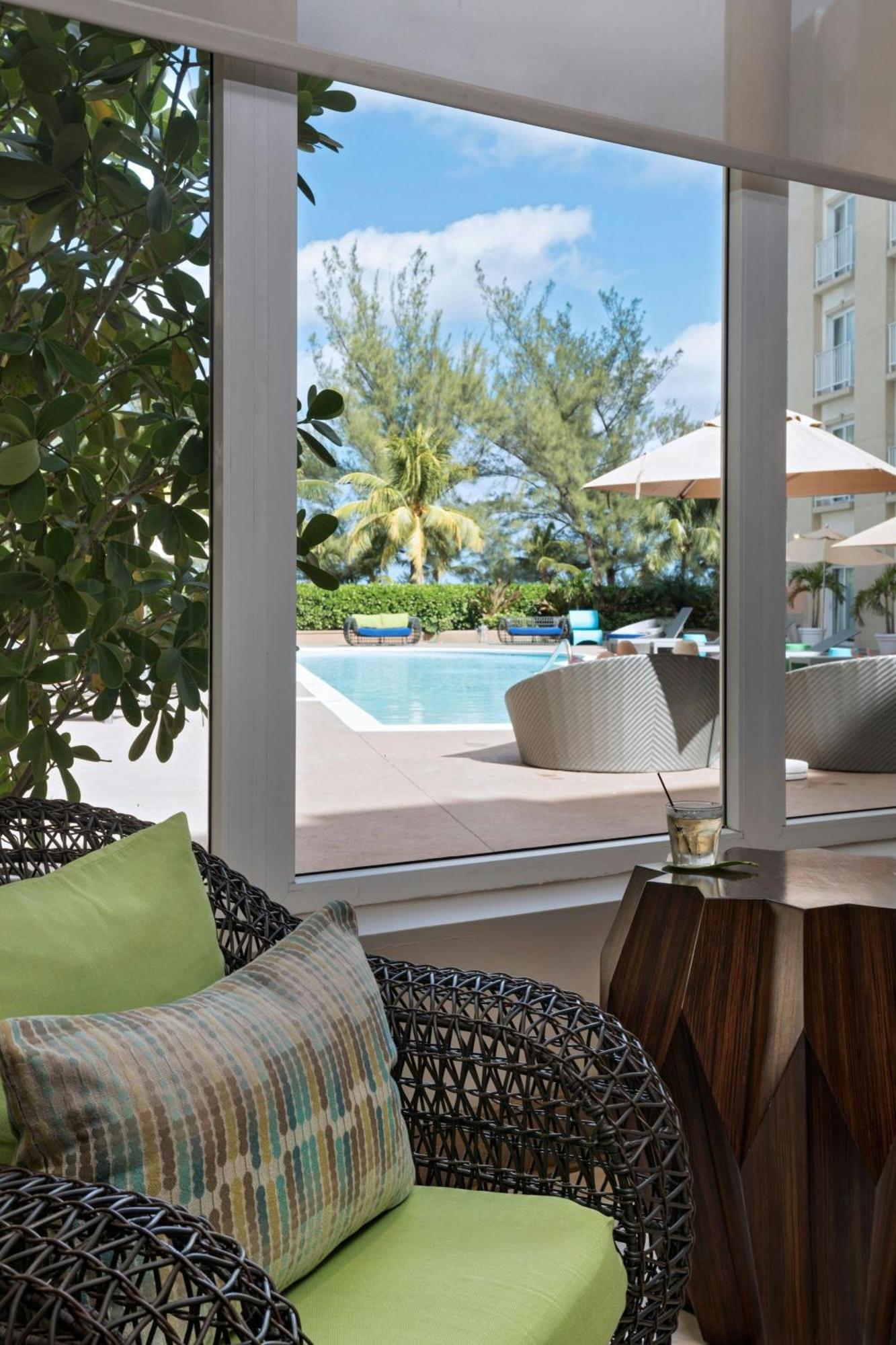 Courtyard By Marriott Nassau Downtown/Junkanoo Beach Dış mekan fotoğraf
